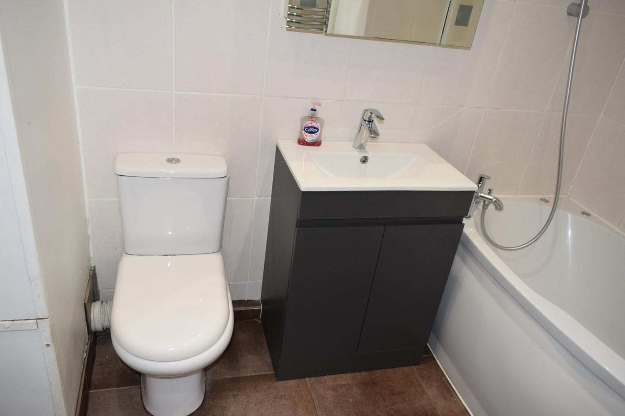 London Stratford - Spacious 2 Bed Flat With Secured Parking & Private Garden Exterior foto